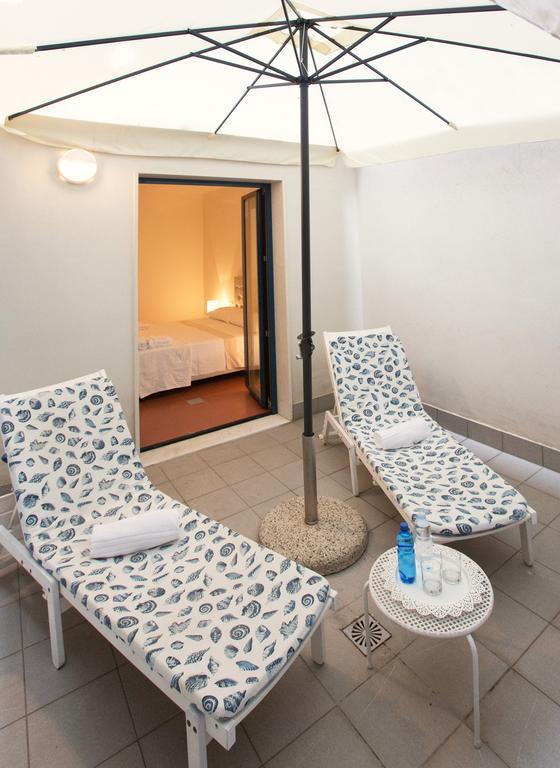 Lacroma Aparthotel Grado Zimmer foto